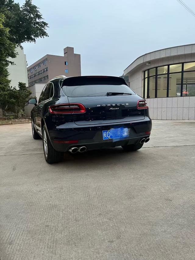 Porsche Macan