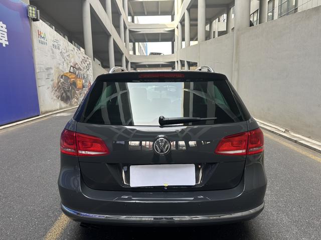 Volkswagen Magotan (imported)