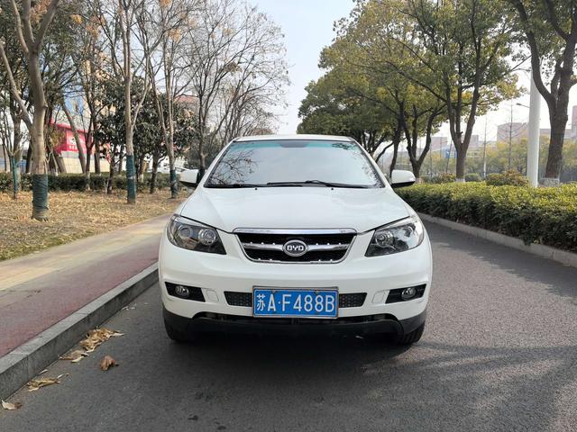 BYD S6