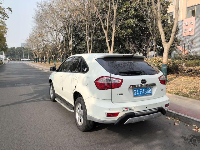 BYD S6