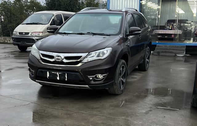 BYD S7