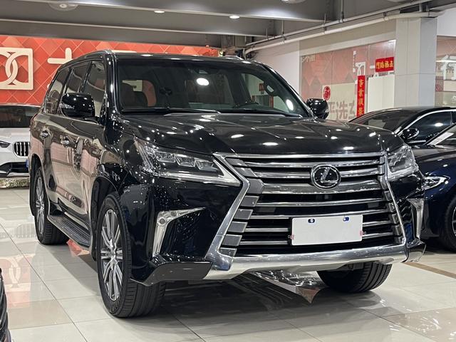 Lexus LX