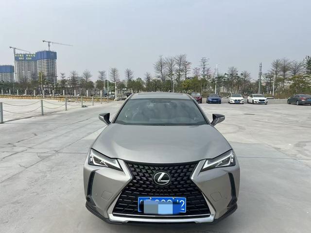 Lexus UX