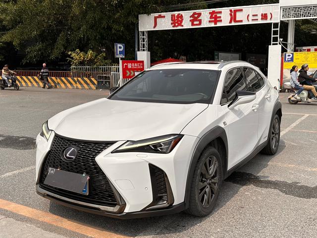 Lexus UX