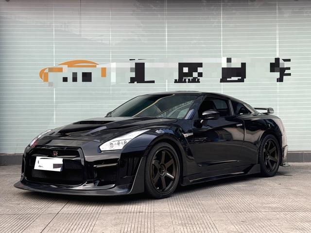 Nissan GT-R