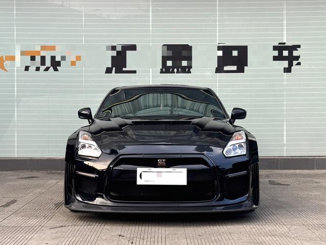 Nissan GT-R