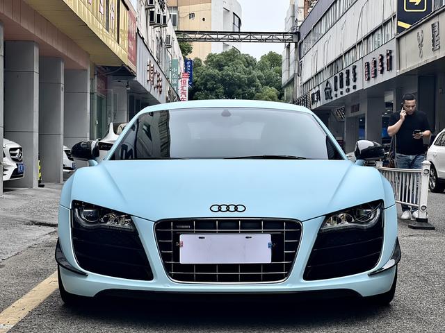 Audi R8