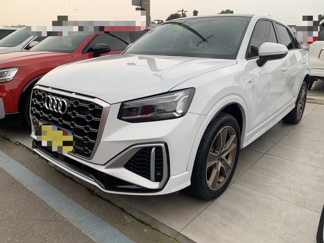 Audi Q2L