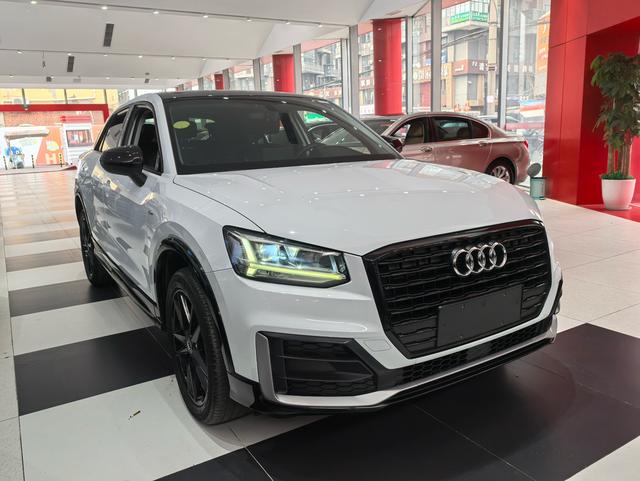 Audi Q2L