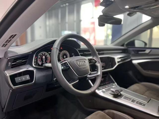 Audi A7L