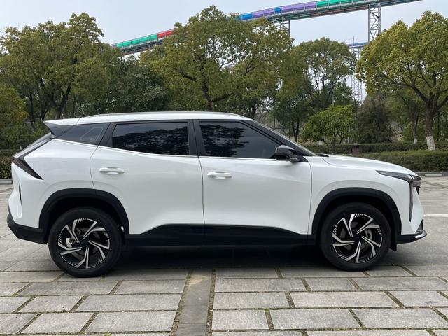 Geely Atlas L