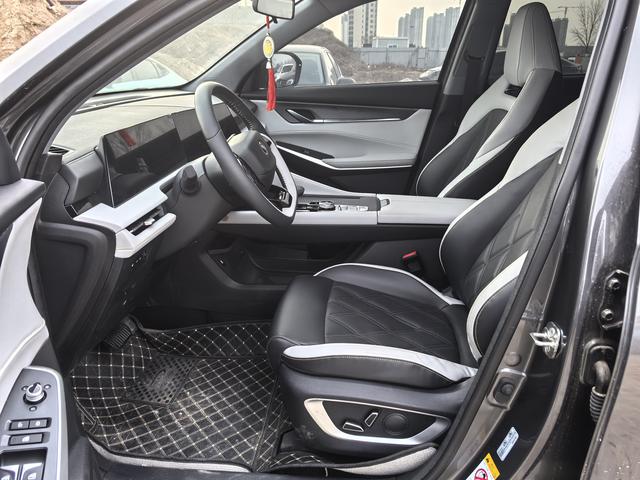 Changan CS75 PLUS Smart Electric iDD