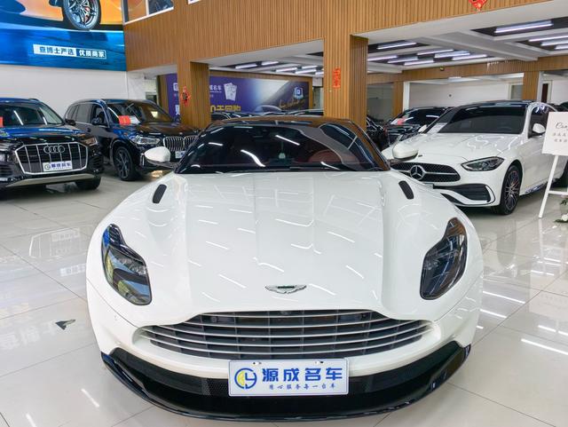 Aston Martin DB11