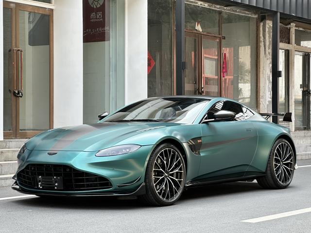 Aston Martin Vantage