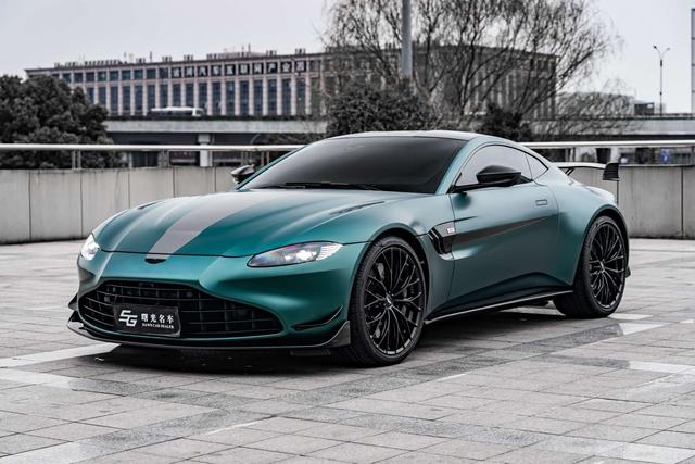 Aston Martin Vantage