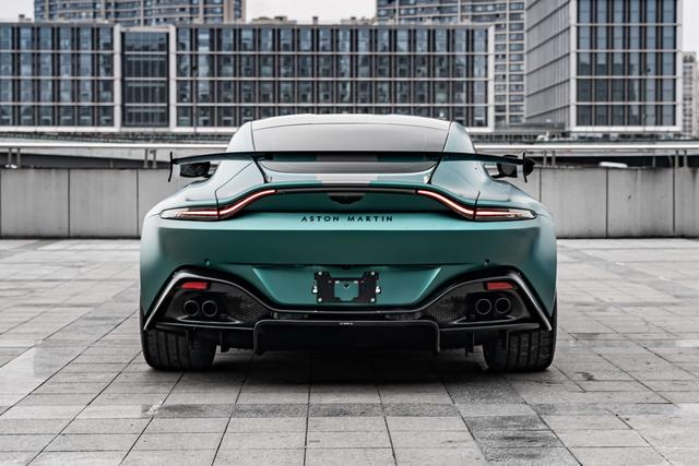 Aston Martin Vantage