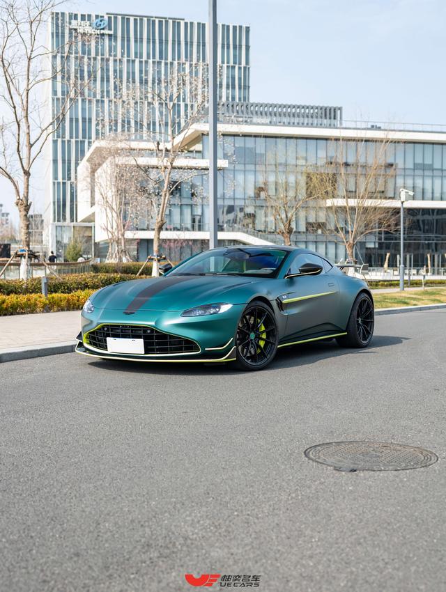 Aston Martin Vantage