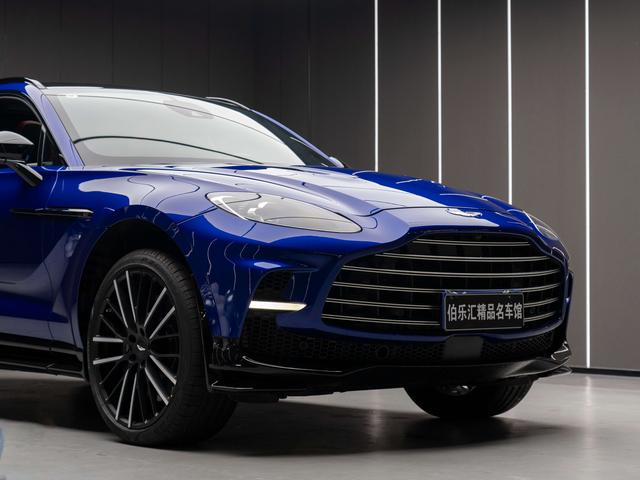 Aston Martin DBX