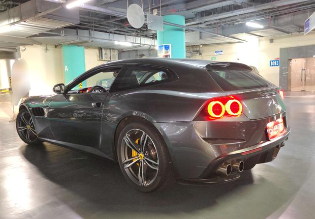 Ferrari GTC4Lusso