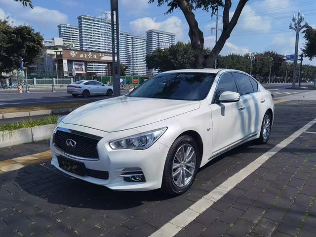 Infiniti Q50L