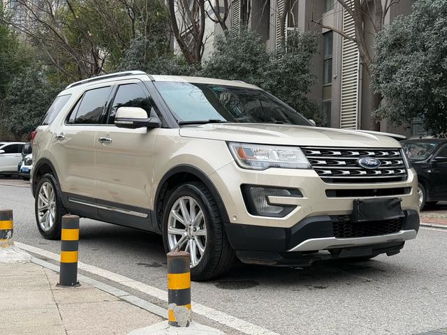 Ford Explorer (imported)