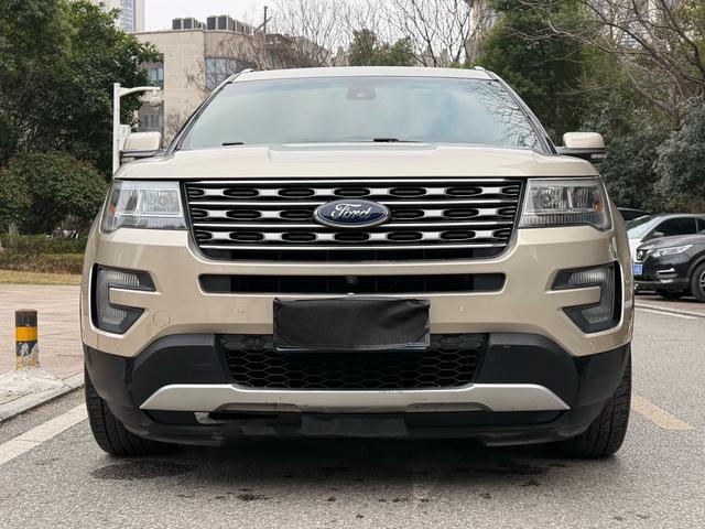 Ford Explorer (imported)