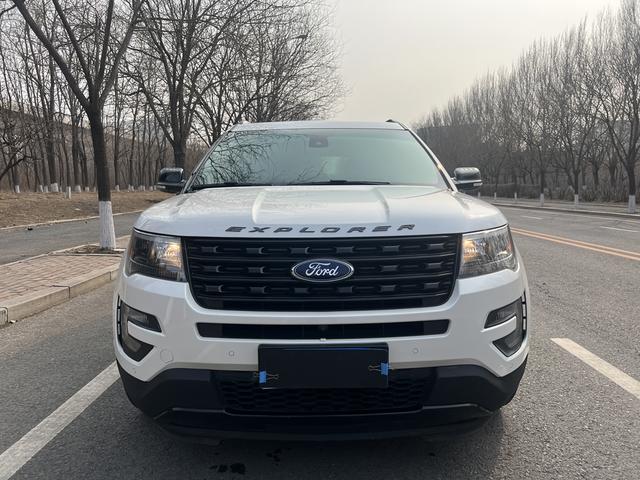 Ford Explorer (imported)