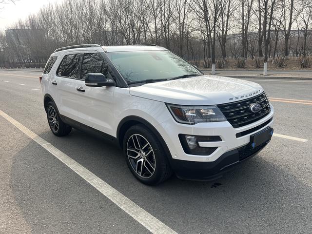 Ford Explorer (imported)