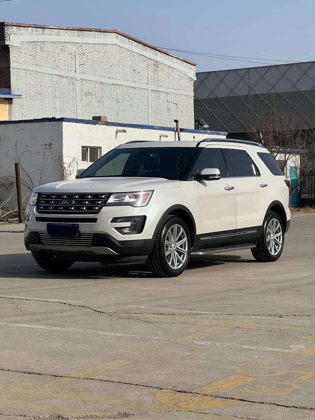 Ford Explorer (imported)