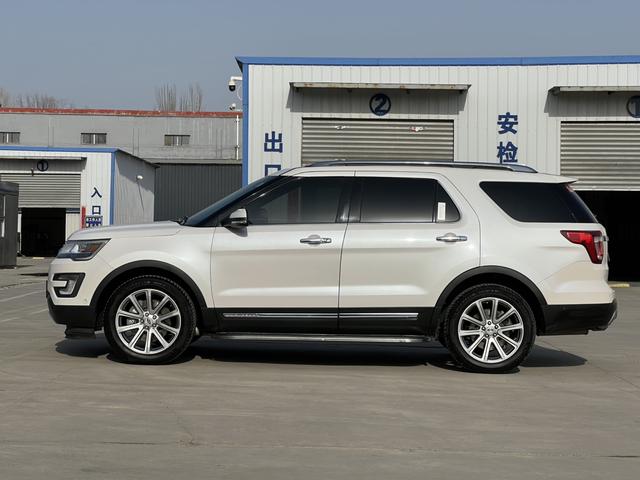 Ford Explorer (imported)