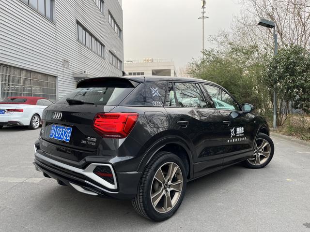 Audi Q2L