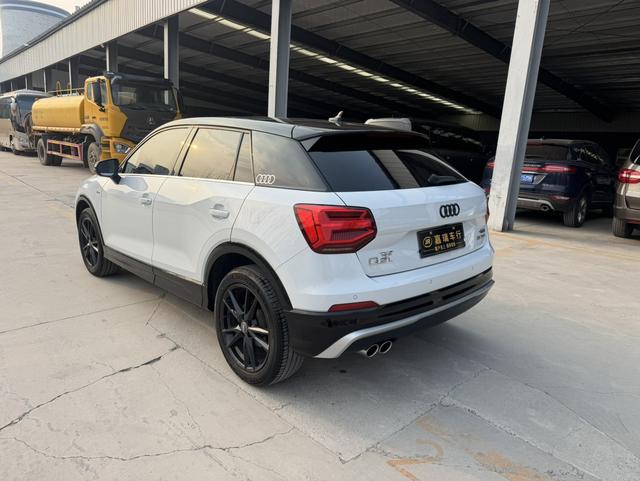 Audi Q2L