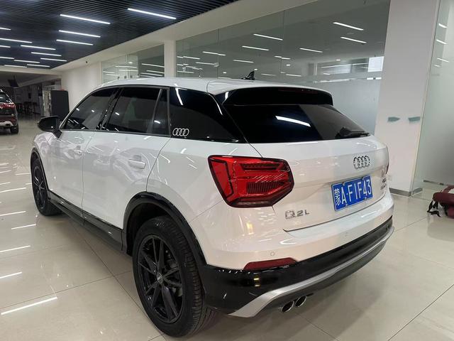 Audi Q2L