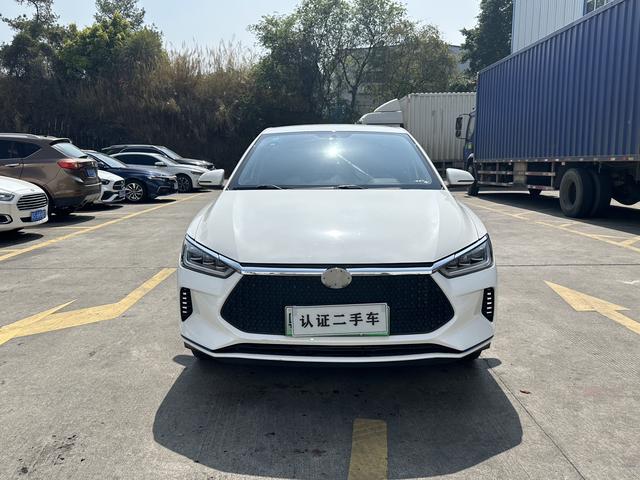 BYD e2