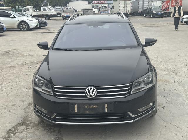 Volkswagen Magotan (imported)