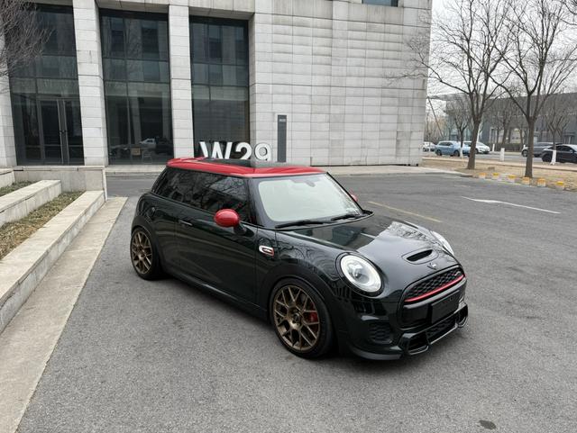 MINI JCW