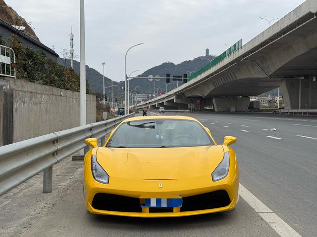 Ferrari 488