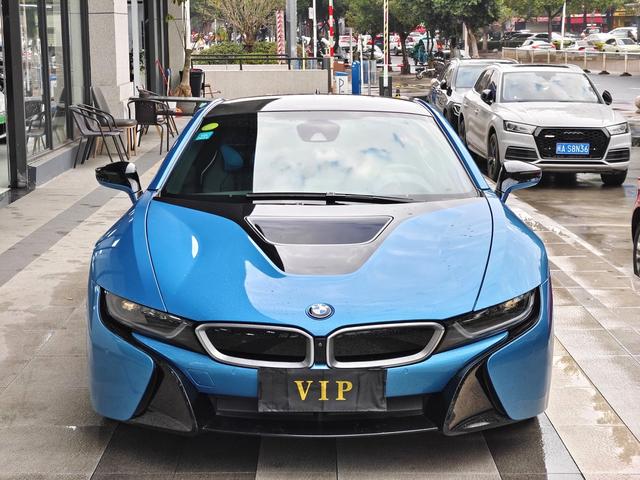 BMW i8