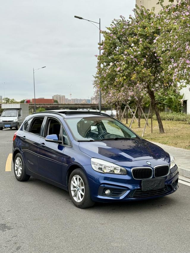 BMW 2 series station wagon