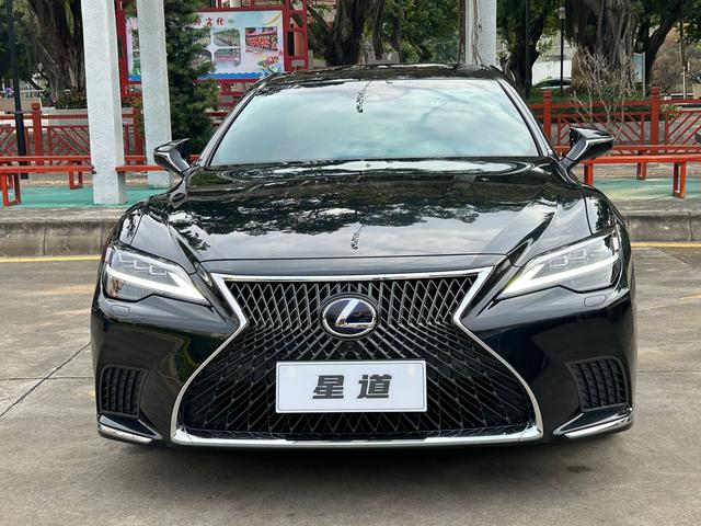 Lexus LS