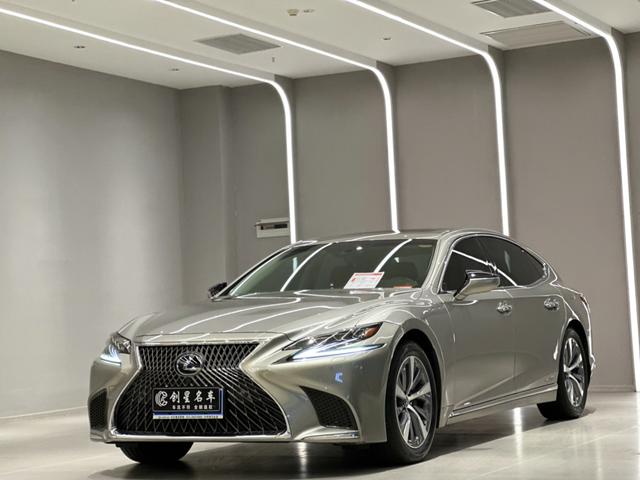 Lexus LS