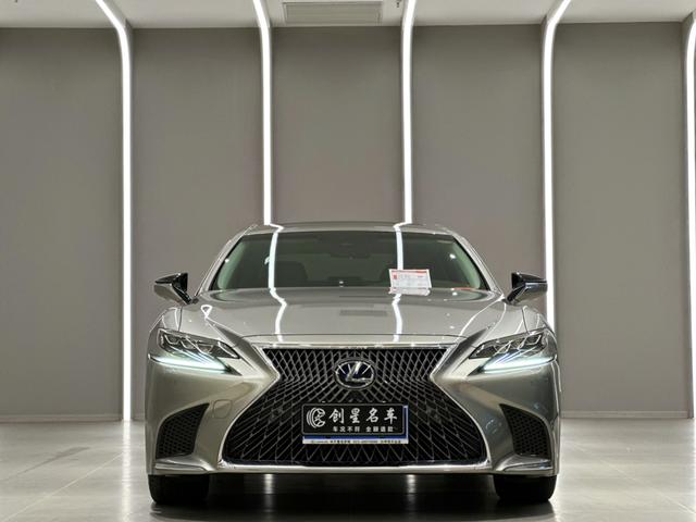 Lexus LS