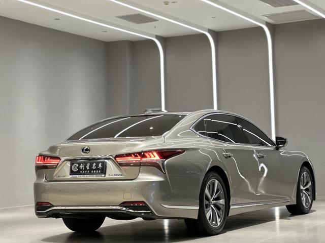 Lexus LS