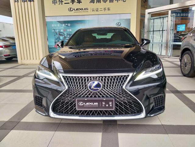 Lexus LS