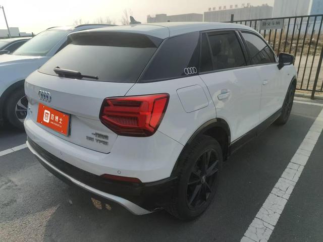 Audi Q2L