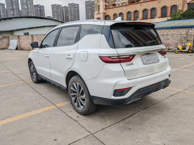 Geely Vision X6