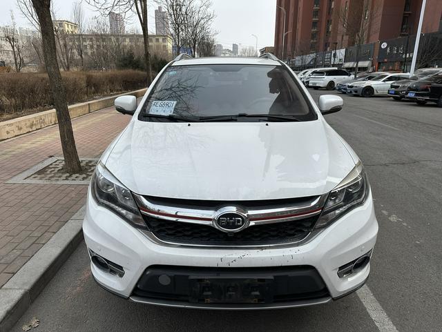 BYD S7