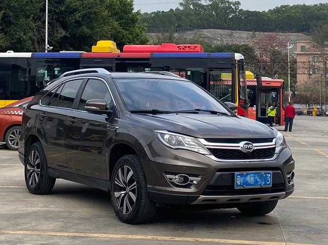 BYD S7