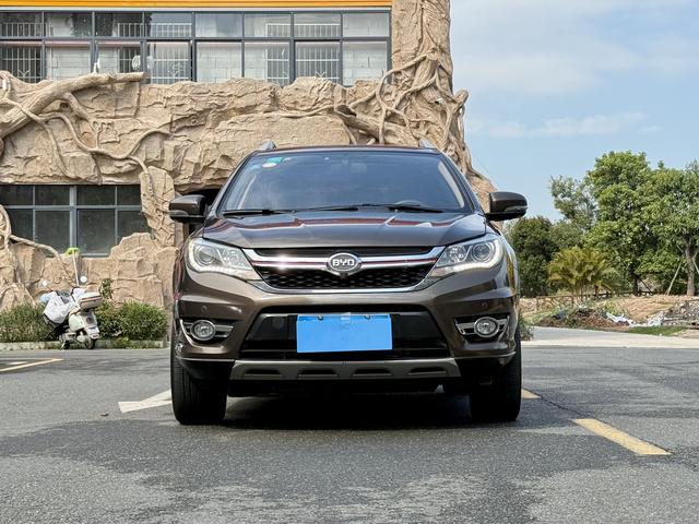 BYD S7