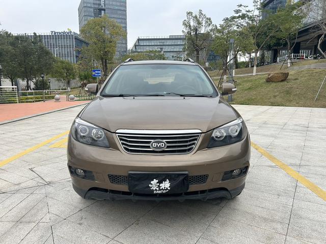 BYD S6